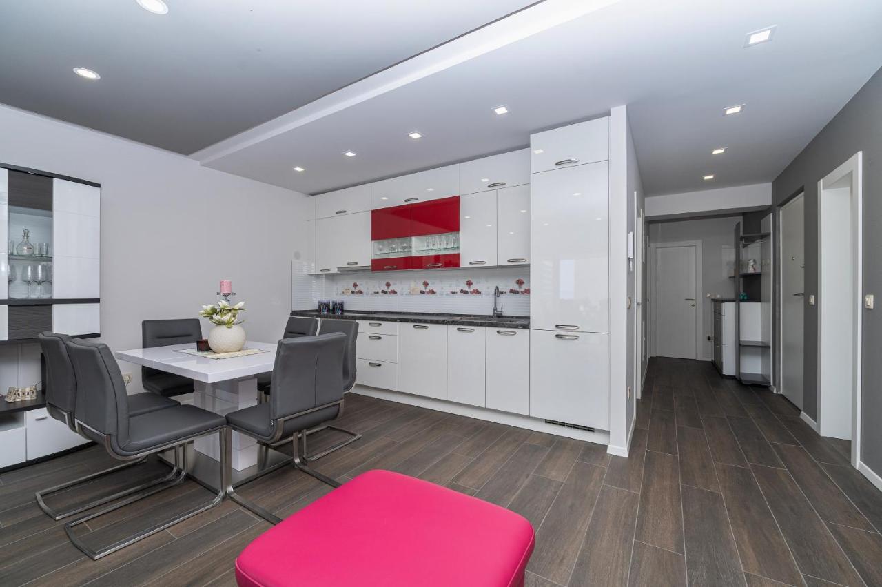 Luxury Apartment Purple Summer Sea View Makarska Buitenkant foto