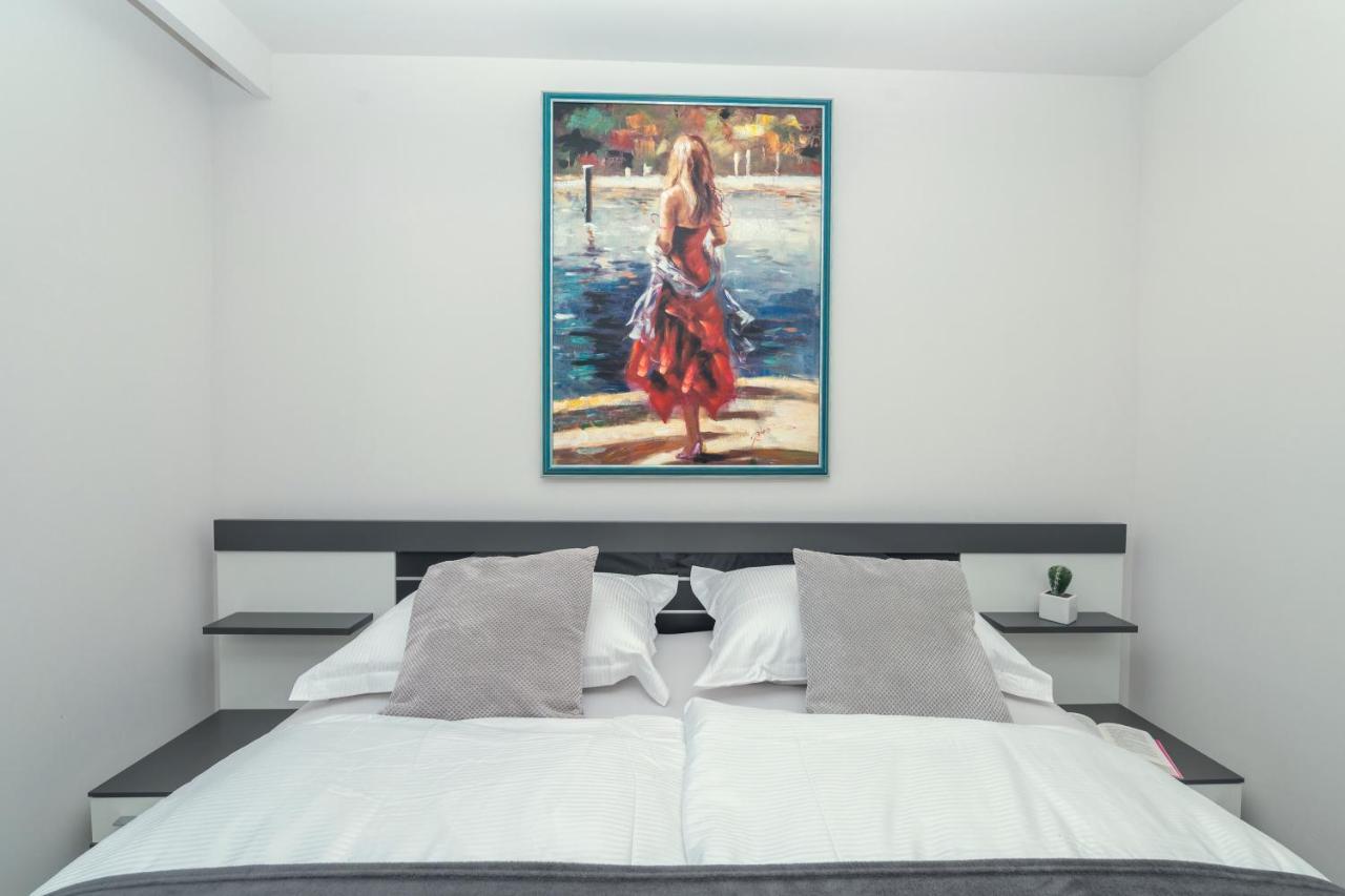 Luxury Apartment Purple Summer Sea View Makarska Buitenkant foto