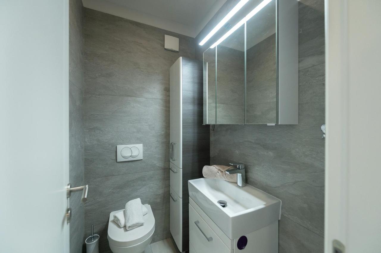 Luxury Apartment Purple Summer Sea View Makarska Buitenkant foto