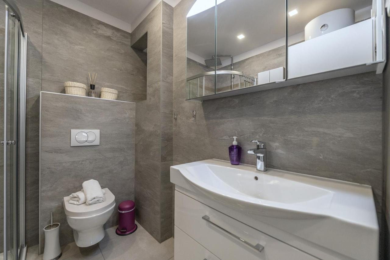 Luxury Apartment Purple Summer Sea View Makarska Buitenkant foto